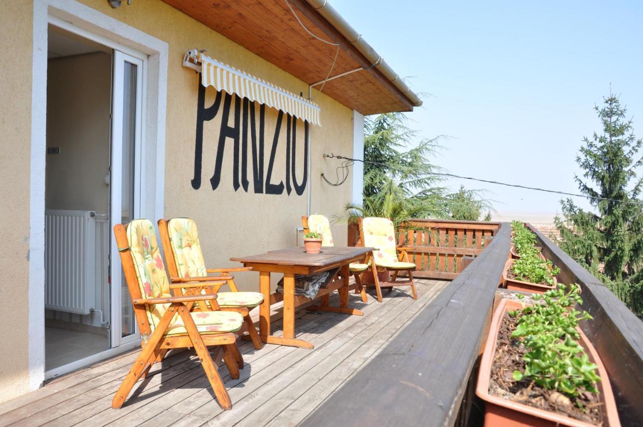 مبيت وإفطار Fertőboz Gloriett Panzio المظهر الخارجي الصورة
