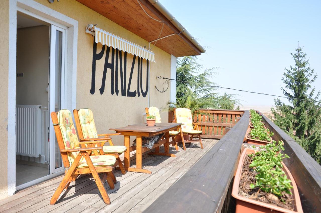 مبيت وإفطار Fertőboz Gloriett Panzio المظهر الخارجي الصورة