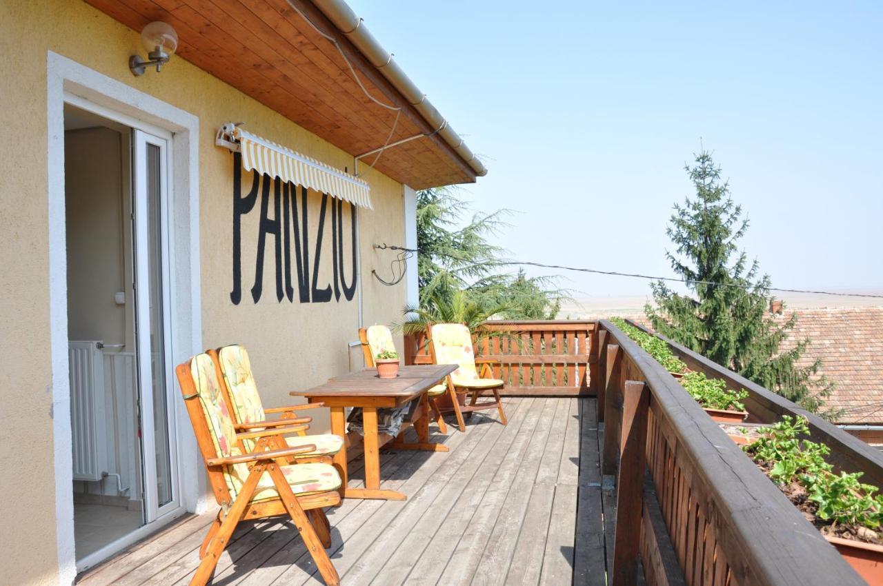 مبيت وإفطار Fertőboz Gloriett Panzio المظهر الخارجي الصورة