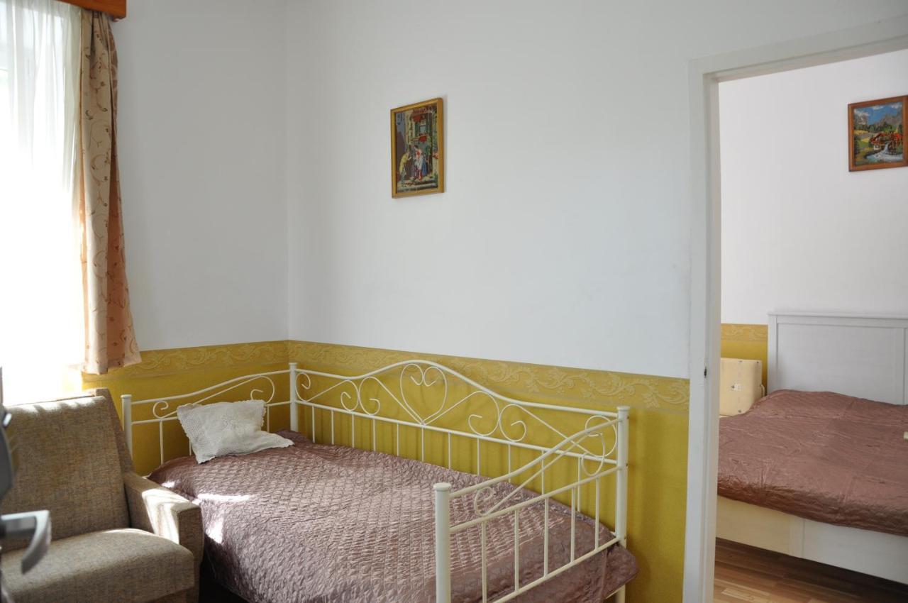 مبيت وإفطار Fertőboz Gloriett Panzio المظهر الخارجي الصورة