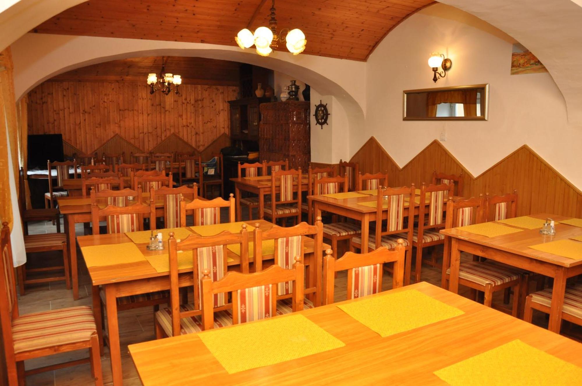 مبيت وإفطار Fertőboz Gloriett Panzio المظهر الخارجي الصورة